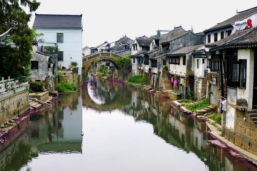 有一款怀旧玩具，摇一摇小鸟笼就会发出鸟叫声，这是什么玩具？